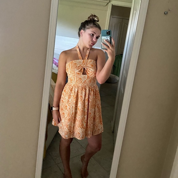 Orange patterned dress 🧡🍊 - Picture 1 of 3